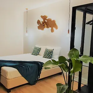  Apartment Airport Earth -