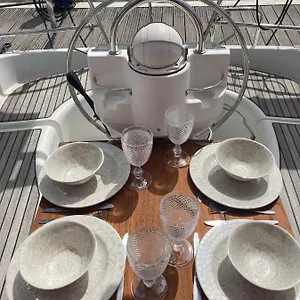  Bateau-hôtel Sea Bloom - Sleep & Sail In Tejo